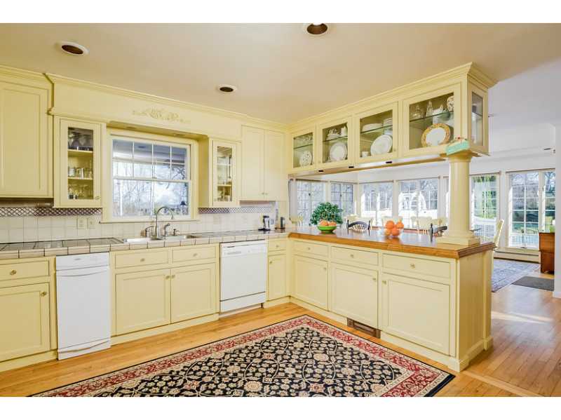 19 Hunters Harbor Road Charlestown, RI 02813 - Photo 8 of 25 Kitchen.