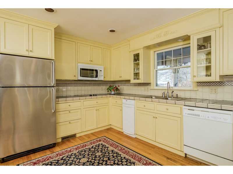19 Hunters Harbor Road Charlestown, RI 02813 - Photo 9 of 25 Kitchen.