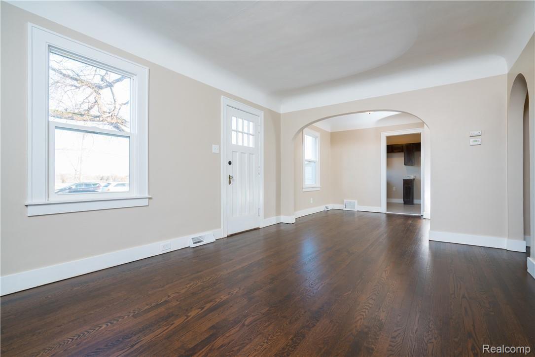 48515 Romeo Plank Road Macomb, MI 48044 - Photo 5 of 29 Rplank-4.jpg