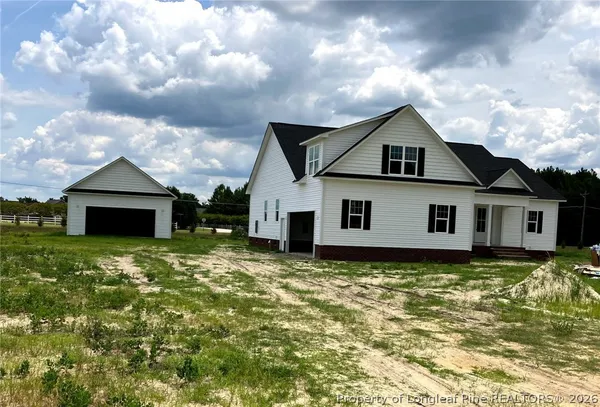 $472,000 | 3010 Dinwiddle Drive, Wade, NC 28395