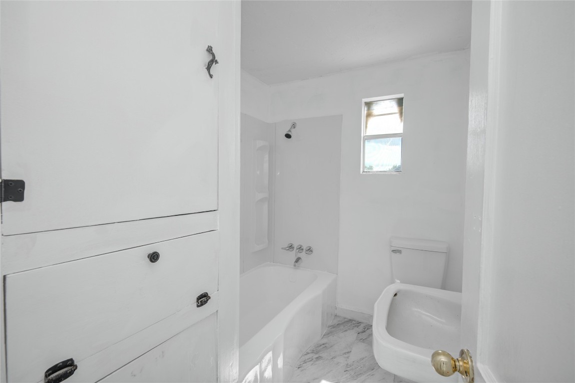 1131 West 2nd Street Freeport, TX 77541 - Photo 15 of 30 GARAGE APT BATHROOM