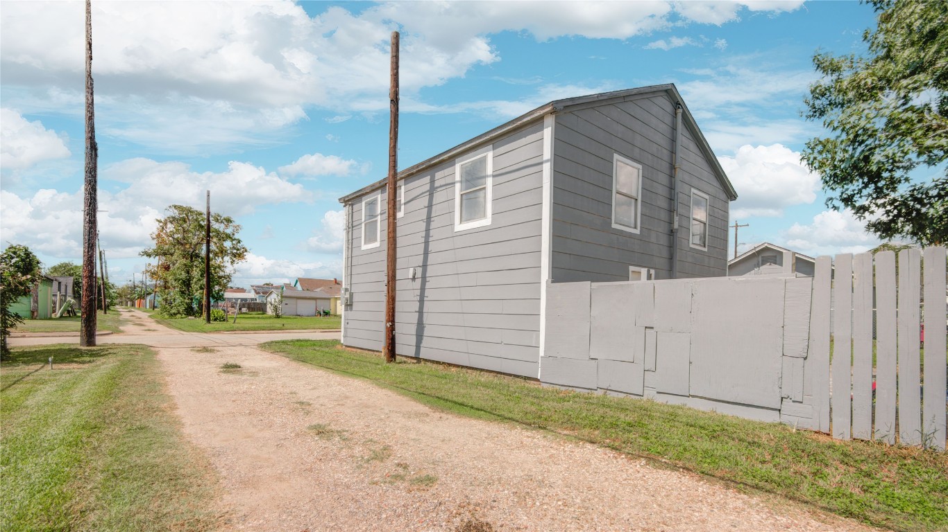 1131 West 2nd Street Freeport, TX 77541 - Photo 29 of 30