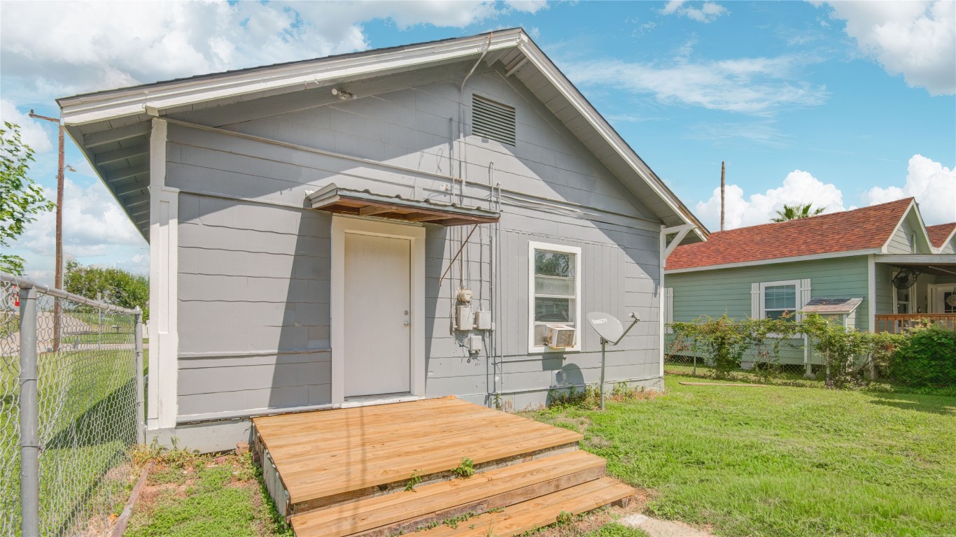 1131 West 2nd Street Freeport, TX 77541 - Photo 3 of 30