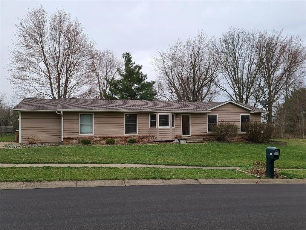 819 Countryside Lane Columbus, IN 47201 - Photo 4 of 20 Gallery Image 4