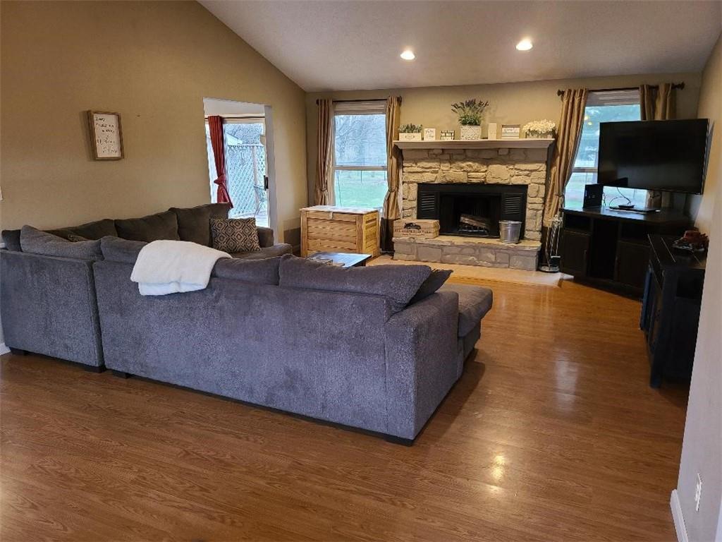 819 Countryside Lane Columbus, IN 47201 - Photo 6 of 20 Gallery Image 6