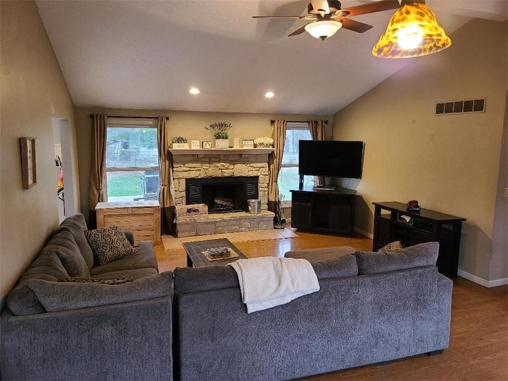 819 Countryside Lane Columbus, IN 47201 - Photo 7 of 20 Gallery Image 7