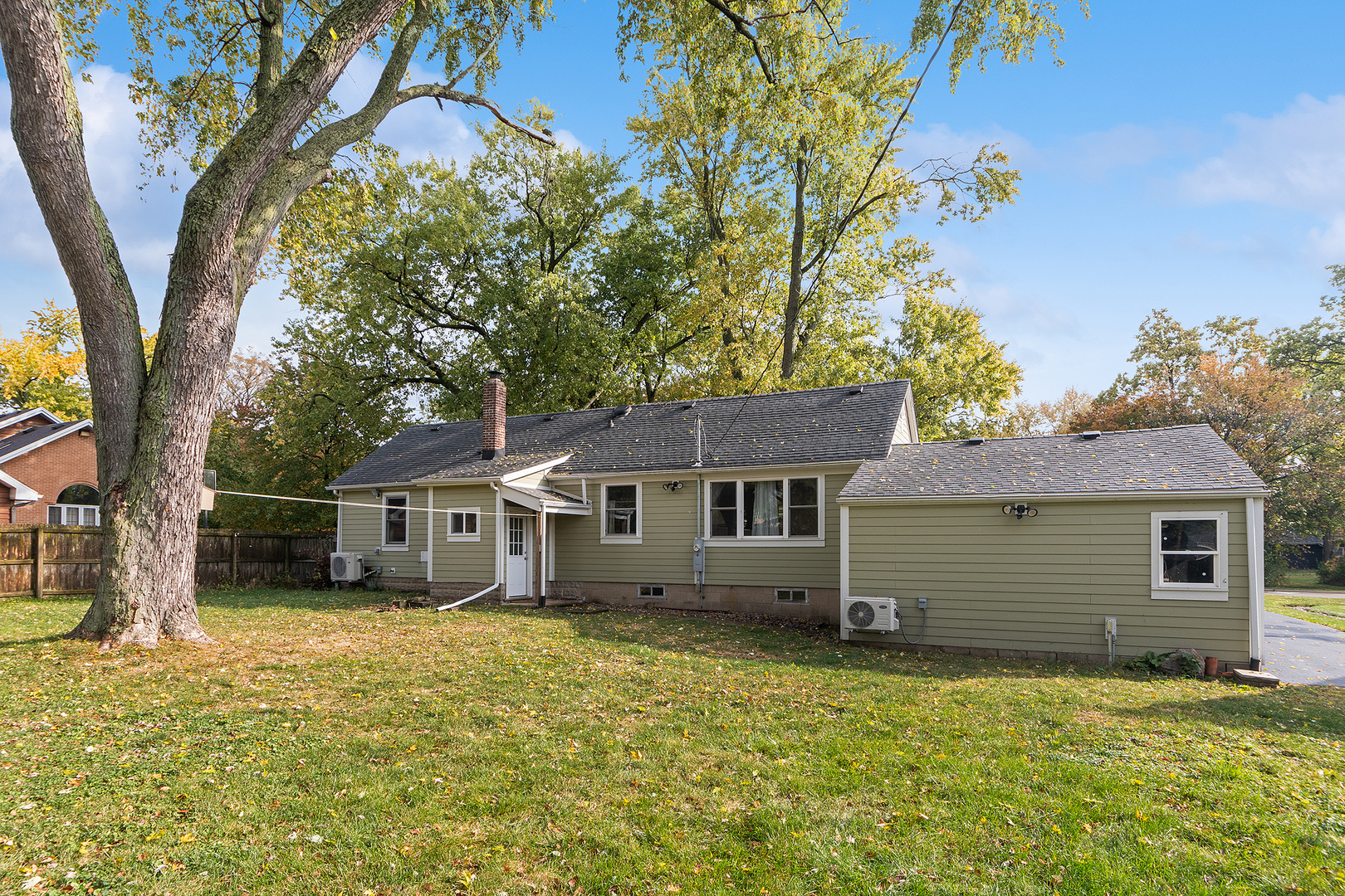 829 South Cedar Road New Lenox, IL 60451 - Photo 23 of 23 front view of a house with a yard