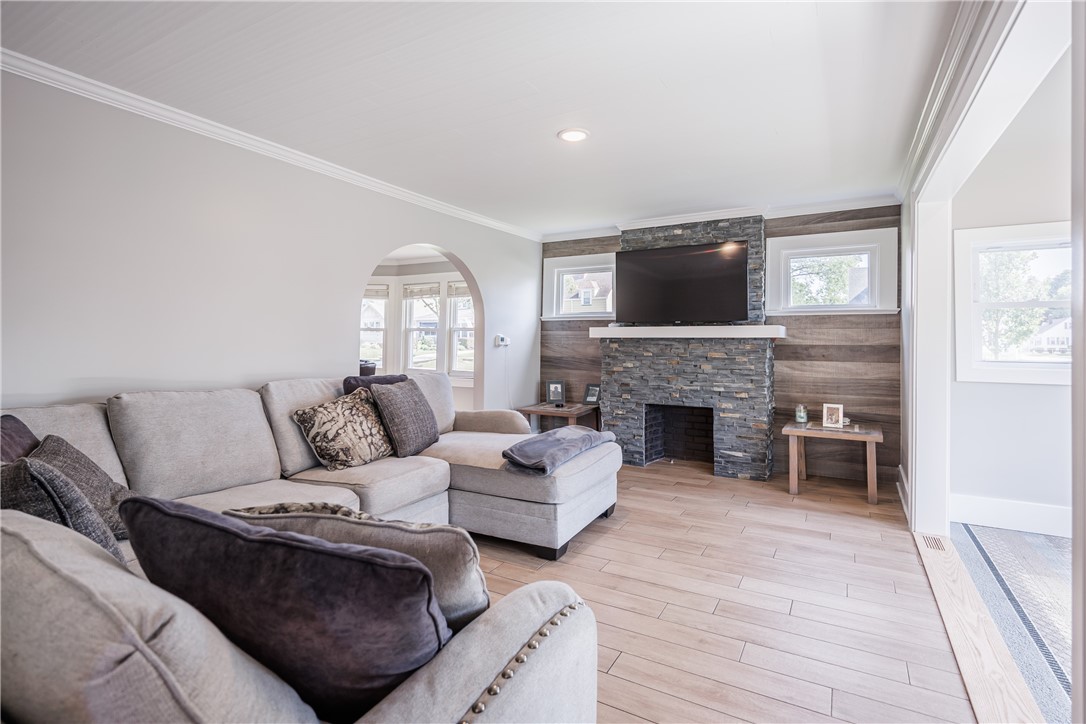 179 Woodcrest Road Greece, NY 14616 - Photo 13 of 27 Living Room