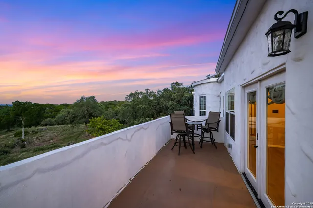 $575,000 | 10655 Rebecca Creek Road, Spring Branch, TX 78070