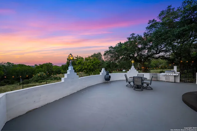 $575,000 | 10655 Rebecca Creek Road, Spring Branch, TX 78070