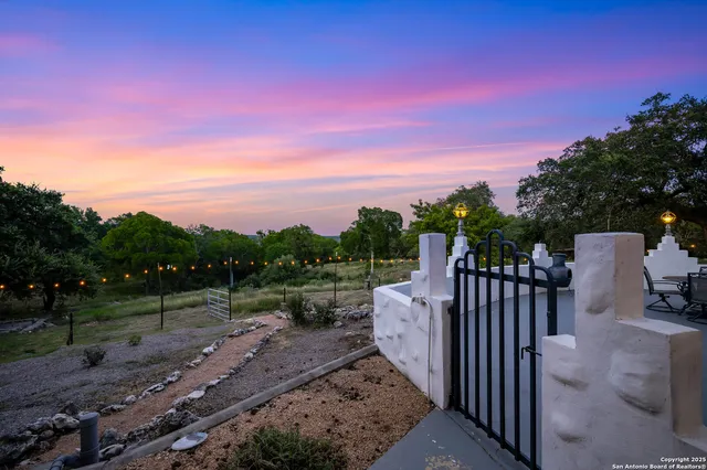 $575,000 | 10655 Rebecca Creek Road, Spring Branch, TX 78070