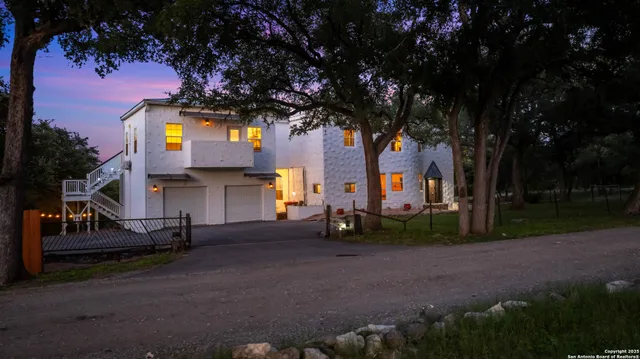 $575,000 | 10655 Rebecca Creek Road, Spring Branch, TX 78070