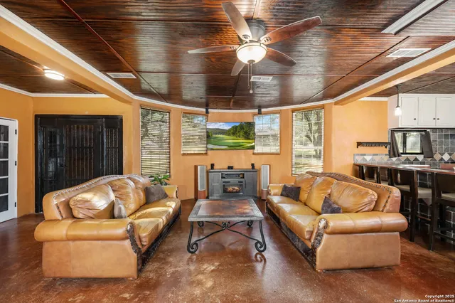 $575,000 | 10655 Rebecca Creek Road, Spring Branch, TX 78070