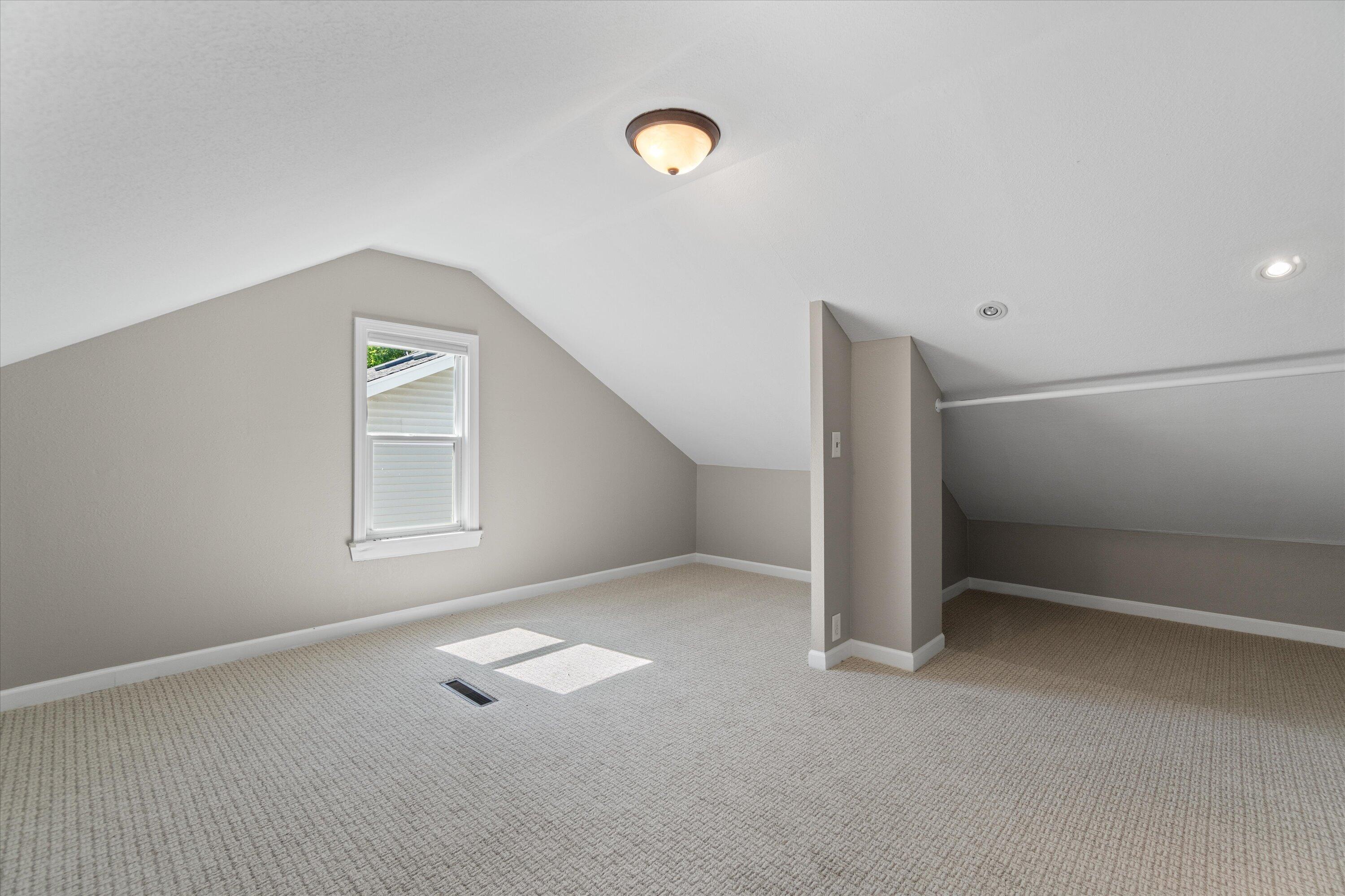 N39W27485 Hillside Grove Road Pewaukee, WI 53072 - Photo 16 of 43 Upstairs bedroom