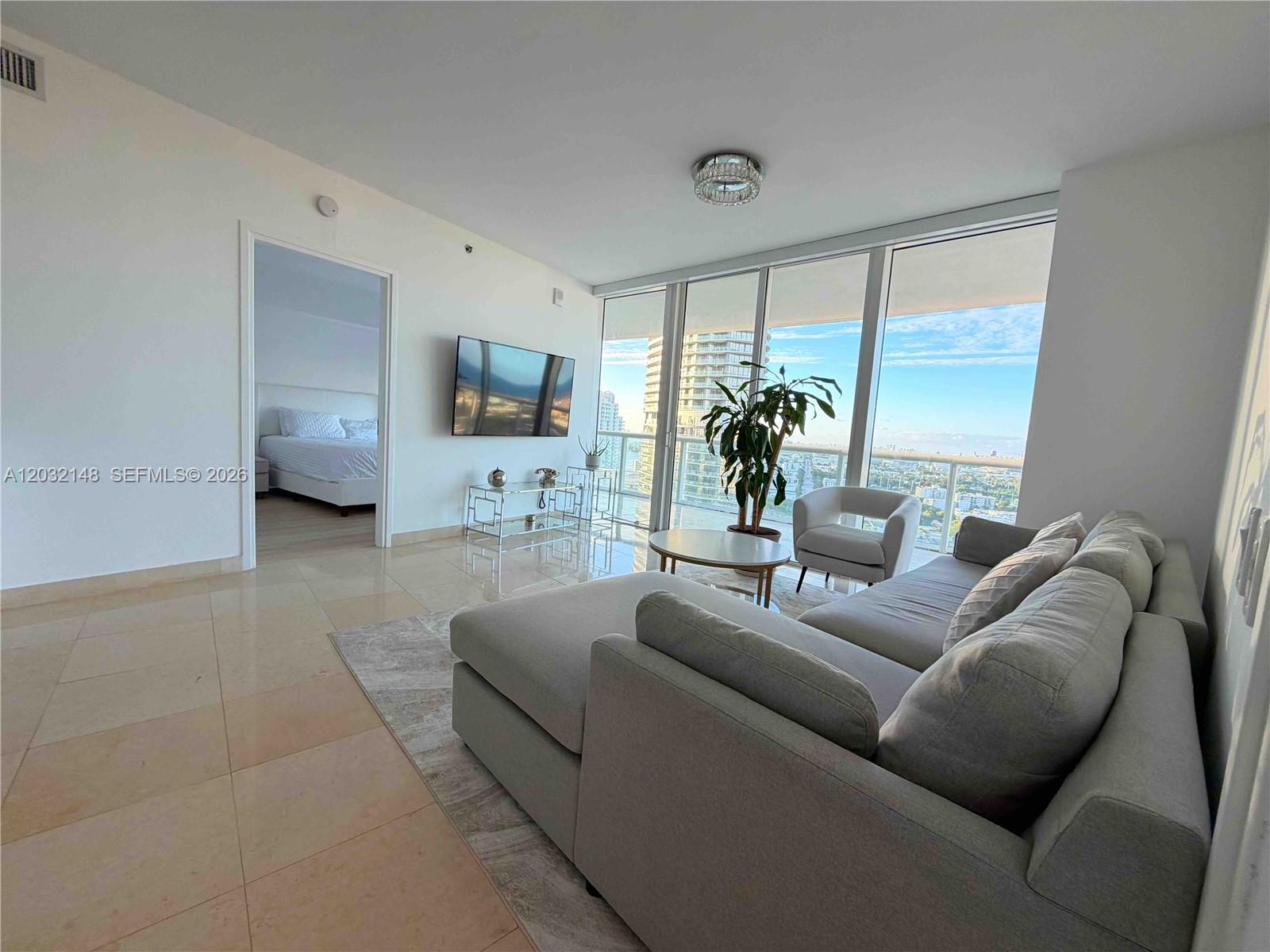 450 Alton Road, Unit 2610 Miami Beach, FL 33139 - Photo 7 of 38