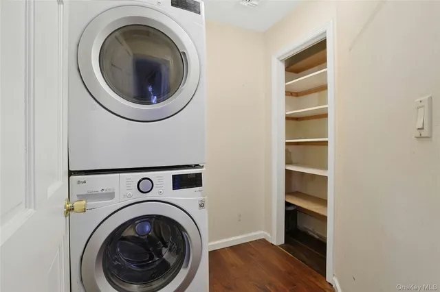 a view of a storage & utility room with washer and dryer