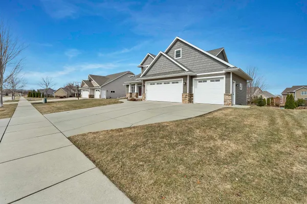 $849,900 | 1417 Angels Path, De Pere, WI 54115
