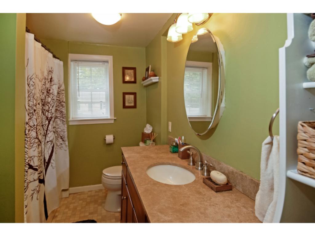 13 Cross Road Exeter, NH 03833 - Photo 12 of 25