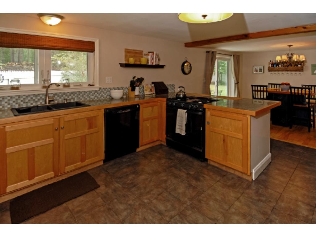 13 Cross Road Exeter, NH 03833 - Photo 8 of 25