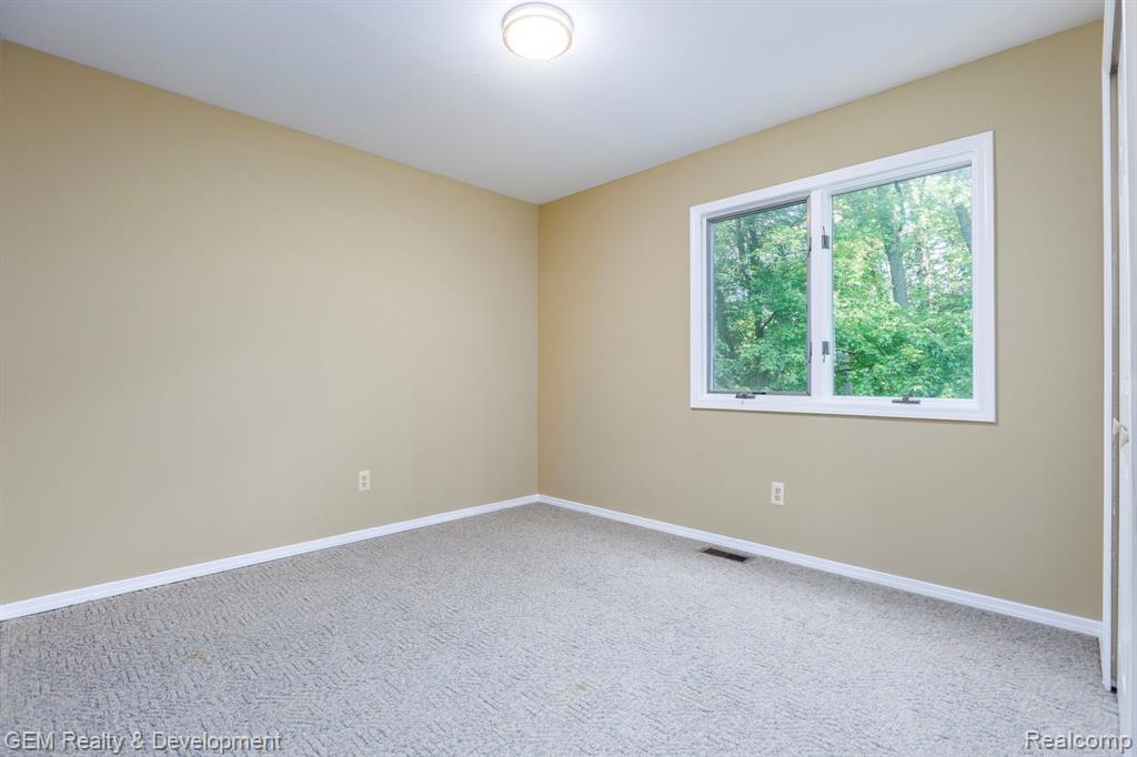 1111 Sarah Road Pinckney, MI 48169 - Photo 29 of 47