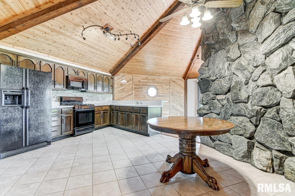 4726 Mechanicsburg Road Springfield, IL 62712 - Photo 4 of 43 Gallery Image 4