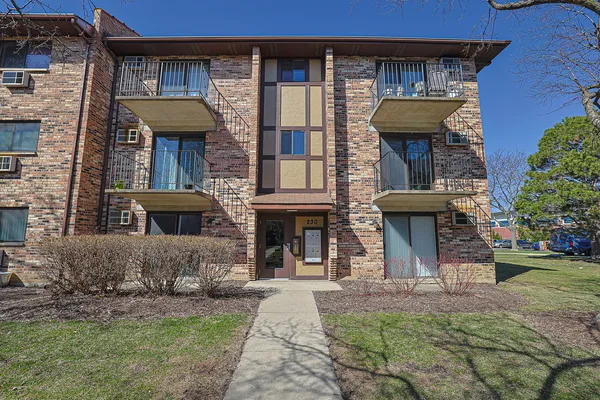 $215,000 | 230 Klein Creek Court, Unit F, Carol Stream, IL 60188