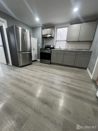 $2,800 | 387 Market Street, Perth Amboy, NJ 08861