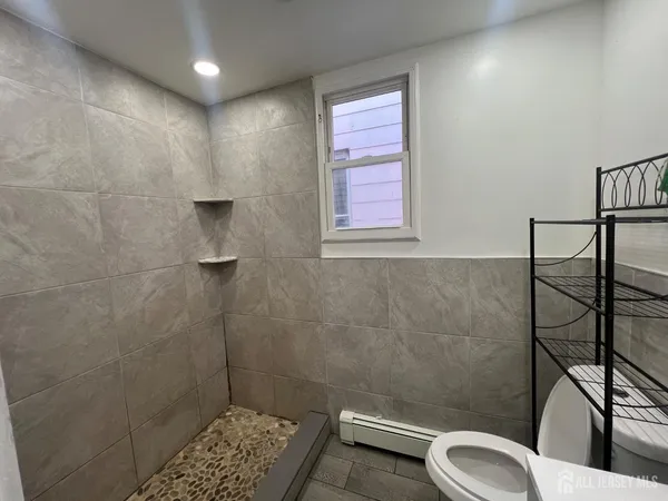 $2,800 | 387 Market Street, Perth Amboy, NJ 08861