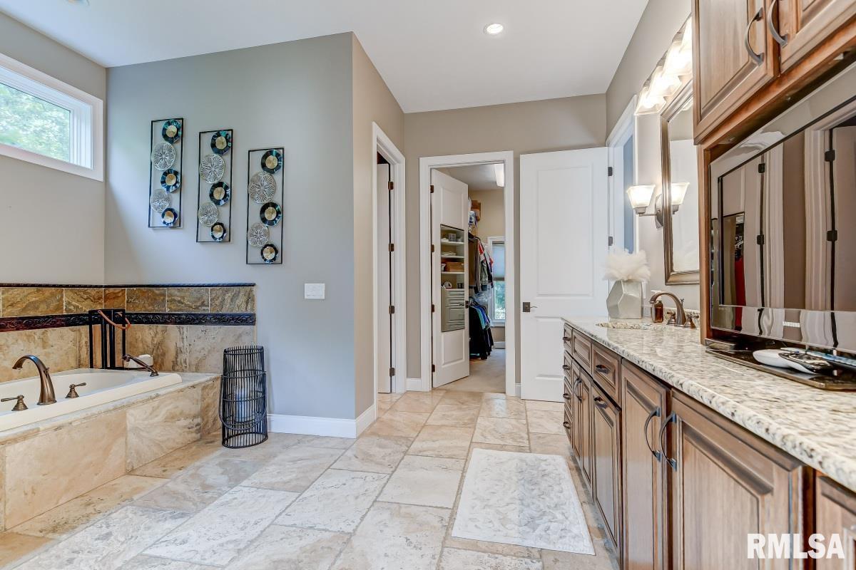 5140 Smith Road Pleasant Plains, IL 62677 - Photo 24 of 50 Gallery Image 24