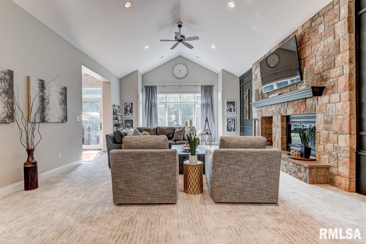 5140 Smith Road Pleasant Plains, IL 62677 - Photo 4 of 50 Gallery Image 4