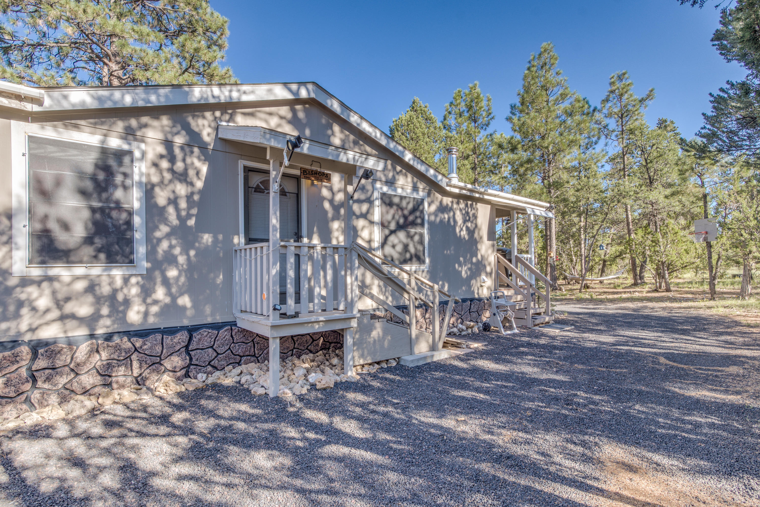 2940 Buckskin Road Overgaard, AZ 85933 - Photo 11 of 22 Driveway