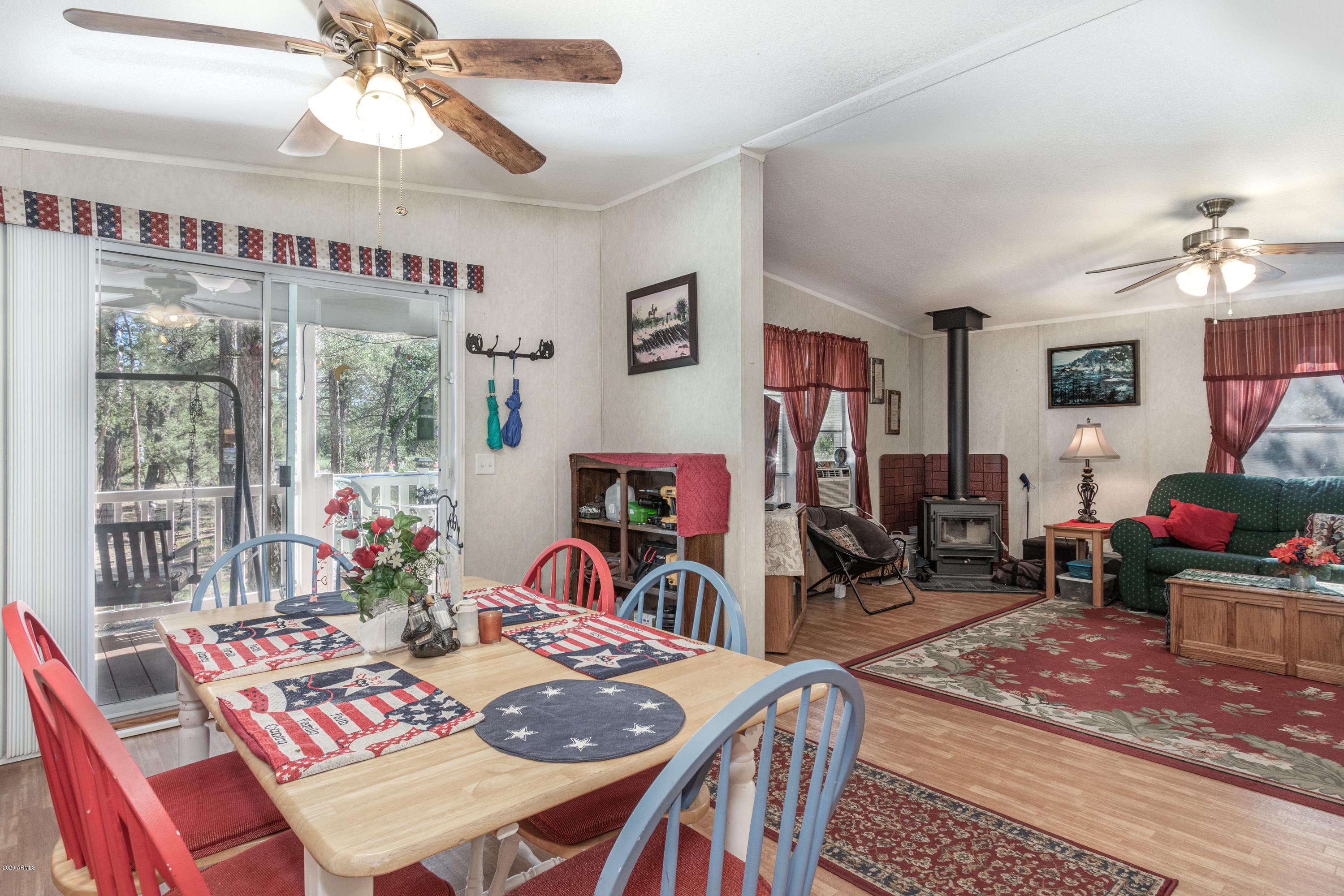 2940 Buckskin Road Overgaard, AZ 85933 - Photo 13 of 22 Dining/Living Room