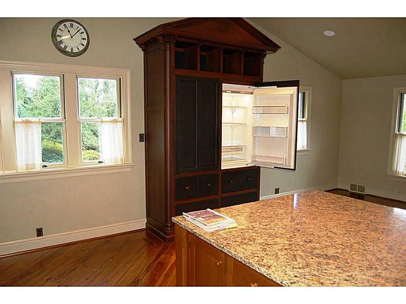 1090 Fox Chapel Road Fox Chapel, PA 15238 - Photo 15 of 25 Kitchen.