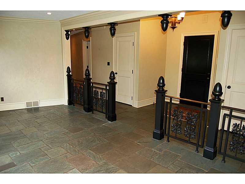 1090 Fox Chapel Road Fox Chapel, PA 15238 - Photo 5 of 25 Entry/Foyer.
