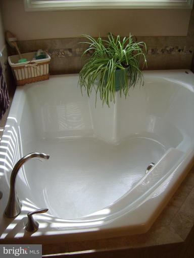 848 West Glebe Road Alexandria, VA 22305 - Photo 13 of 18 a close view of tap