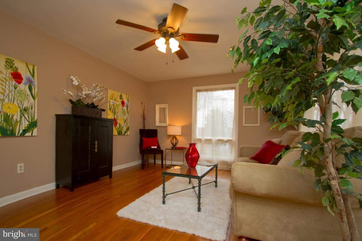 109 Wellington Road Lancaster, PA 17603 - Photo 3 of 27 Gallery Image 3
