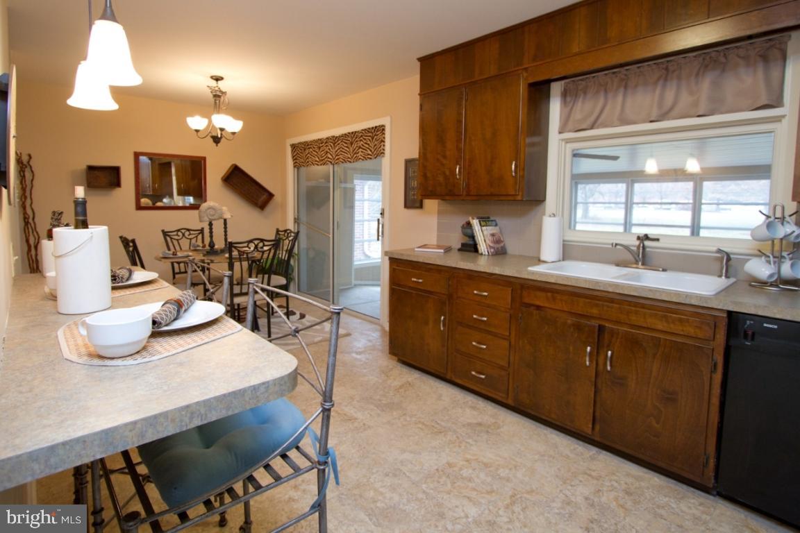 109 Wellington Road Lancaster, PA 17603 - Photo 9 of 27 Gallery Image 9