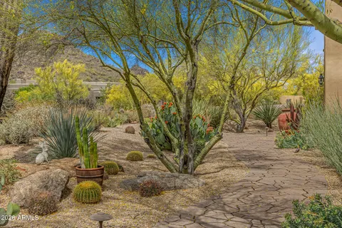 $2,250,000 | 8300 East Dixileta Drive, Unit 289, Scottsdale, AZ 85266