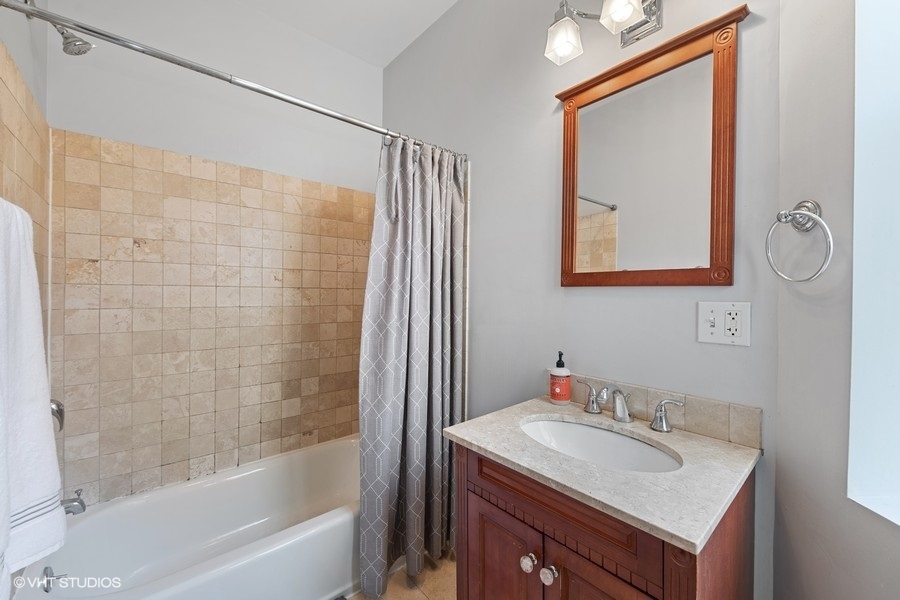 524 North Armour Street, Unit 2E Chicago, IL 60642 - Photo 12 of 19