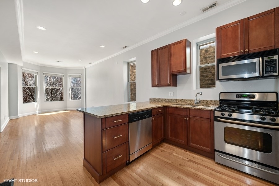 524 North Armour Street, Unit 2E Chicago, IL 60642 - Photo 6 of 19