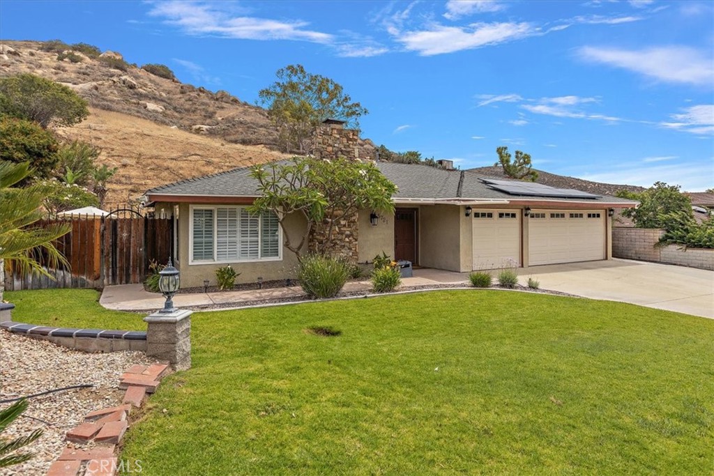 5721 Peacock Lane Riverside, CA 92505 - Photo 2 of 42