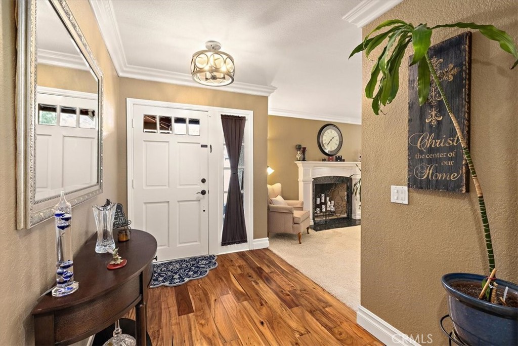 5721 Peacock Lane Riverside, CA 92505 - Photo 4 of 42