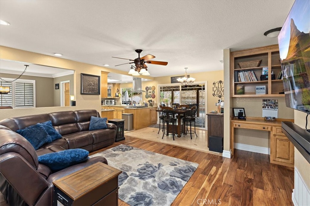 5721 Peacock Lane Riverside, CA 92505 - Photo 8 of 42