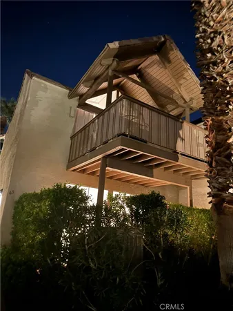 a view of a yard with plants