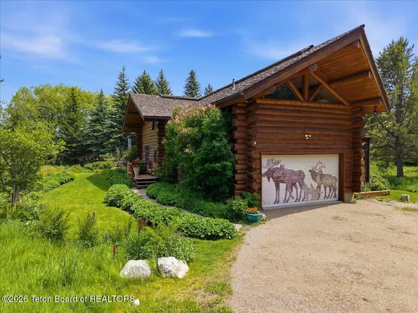 $6,450,000 | 2450 North Fish Creek Road, Wilson, WY 83014