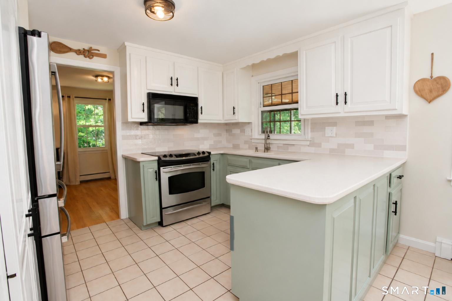 48 Quorn Hunt Road Simsbury, CT 06092 - Photo 11 of 38