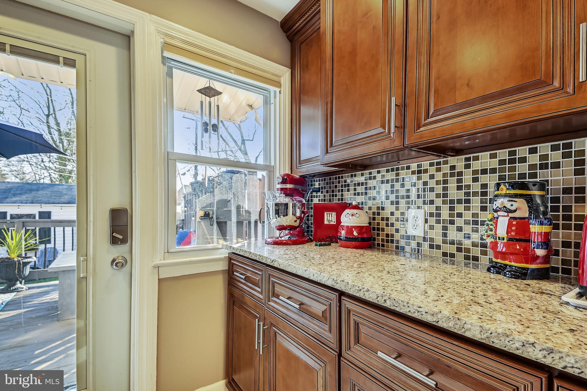 4111 Colonial Road Baltimore, MD 21208 - Photo 5 of 33 walk from kitchen onto deck for dinner al fresco!