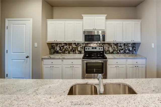 $334,900 | 3324 Papa Bear Drive, College Station, TX 77845
