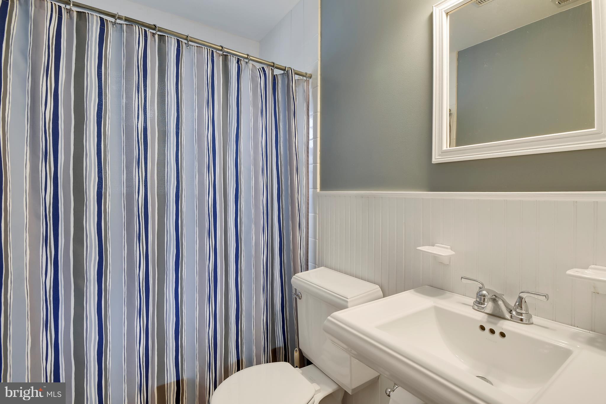 432 Ruth Road Arnold, MD 21012 - Photo 15 of 56 Pedestal White sink and clean soothing bath.
