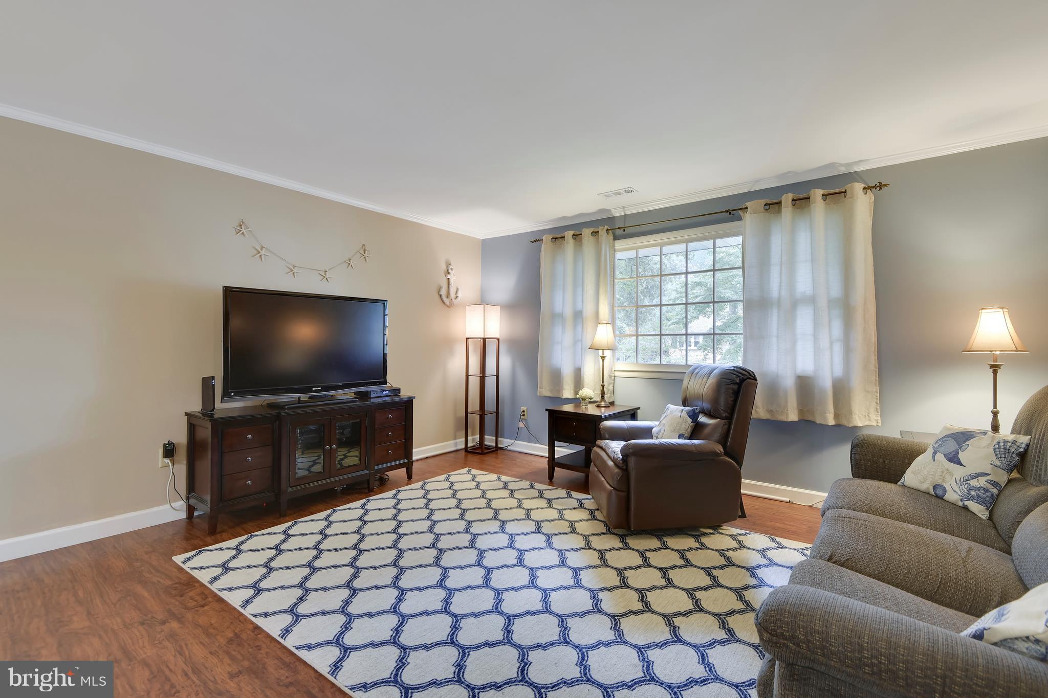 432 Ruth Road Arnold, MD 21012 - Photo 4 of 56 Gather around in large living area